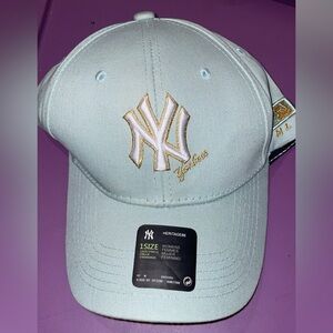 Women’s New York Yankees hat